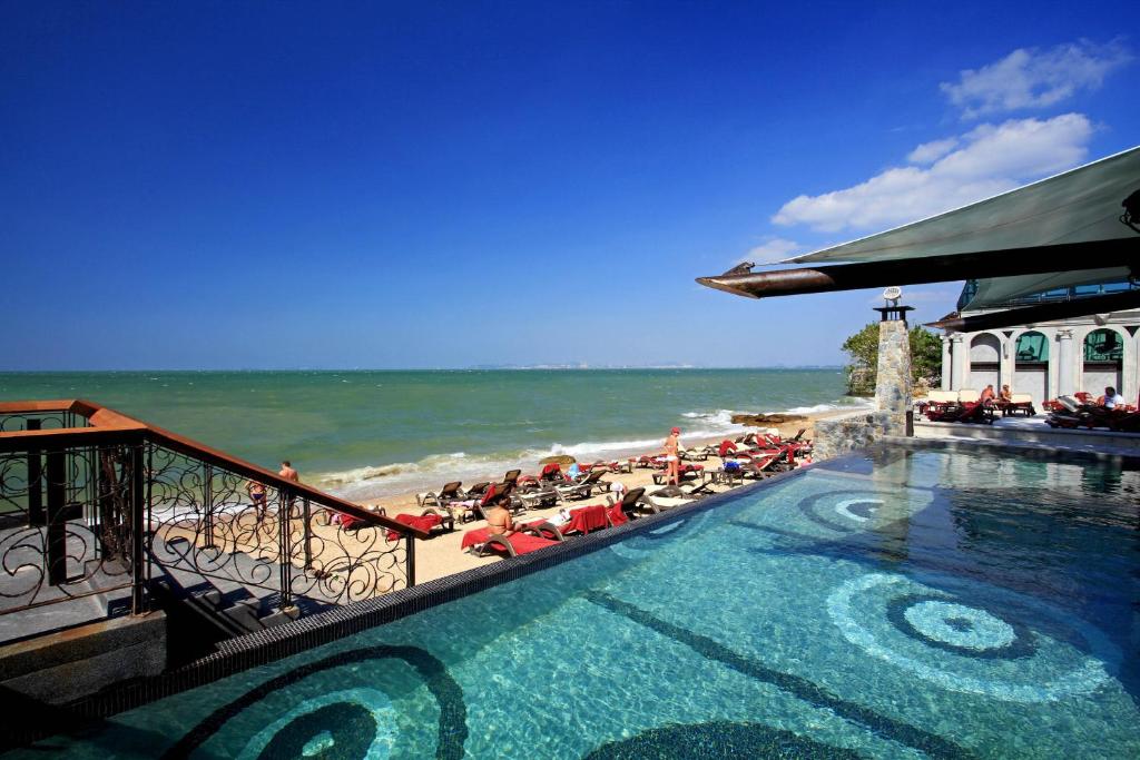 Pattaya Modus Beachfront Resort