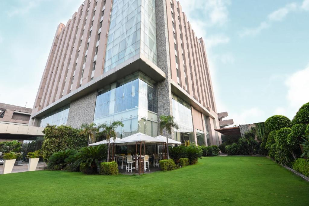 DoubleTree by Hilton Gurugram Baani Square