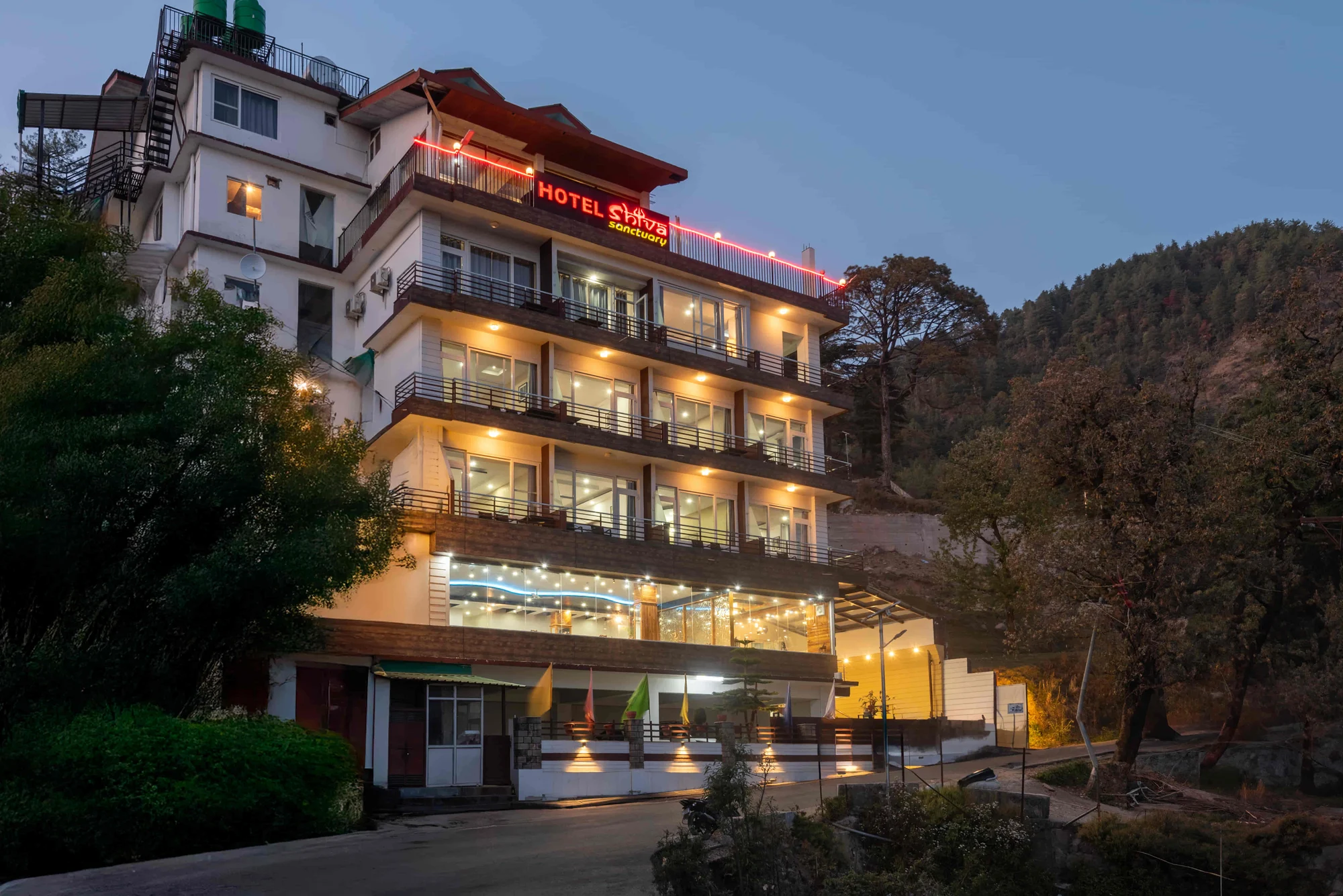 Hotel Shiva Sanctuary McLeod Ganj — hotel photograph