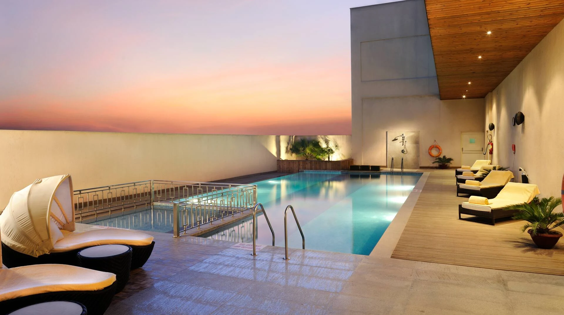 DoubleTree by Hilton Hotel Gurgaon - New Delhi NCR — hotel photograph