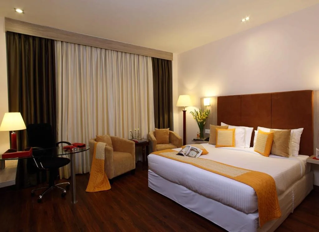 Nidhivan Sarovar Portico Vrindavan — property photograph 1