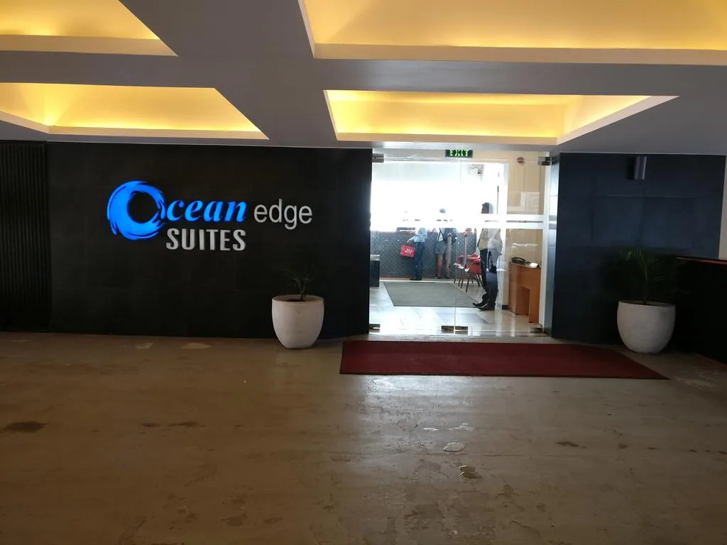Ocean Edge Suites & Hotel Colombo — property photograph 2
