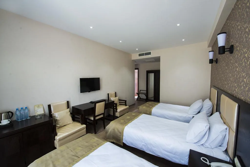 Tbilisi Inn — property photograph 1