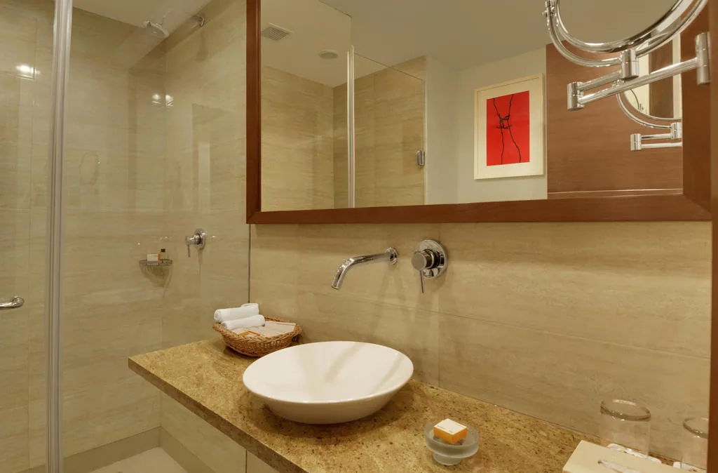 Four Points by Sheraton New Delhi — property photograph 4