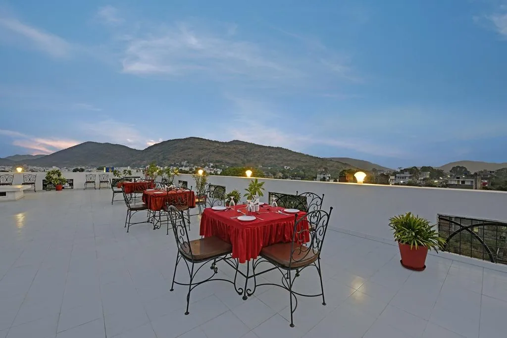 Valley View by Traavista Udaipur — property photograph 1