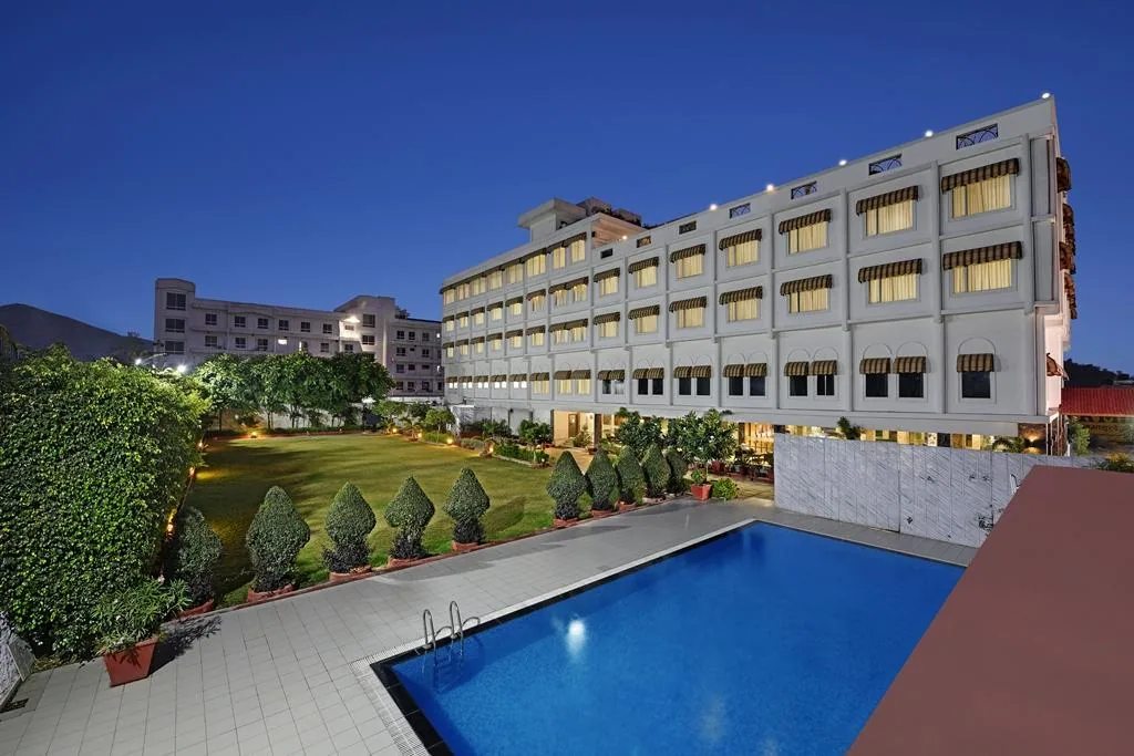Valley View by Traavista Udaipur — property photograph 2