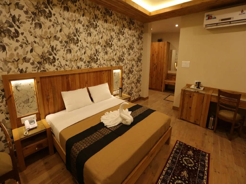 D's Casa Hotel Mcleodganj — property photograph 2