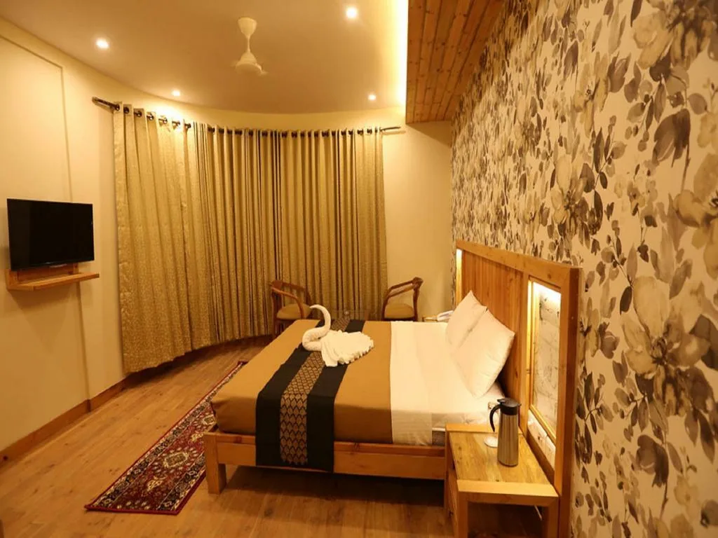 D's Casa Hotel Mcleodganj — property photograph 1
