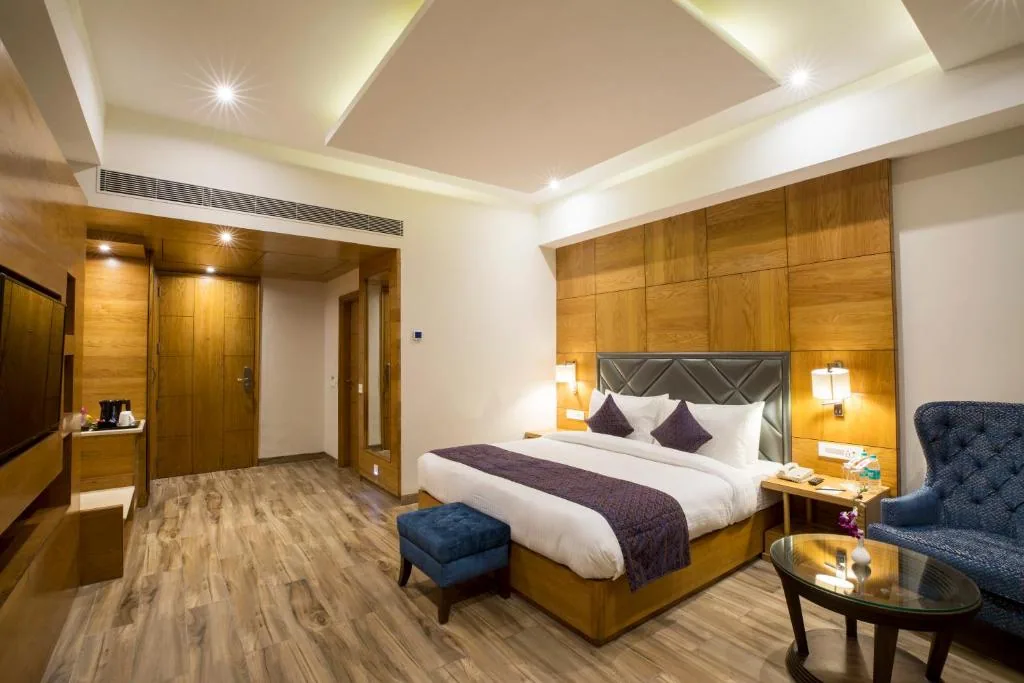Regenta Central Cassia Zirakpur Chandigarh — property photograph 3