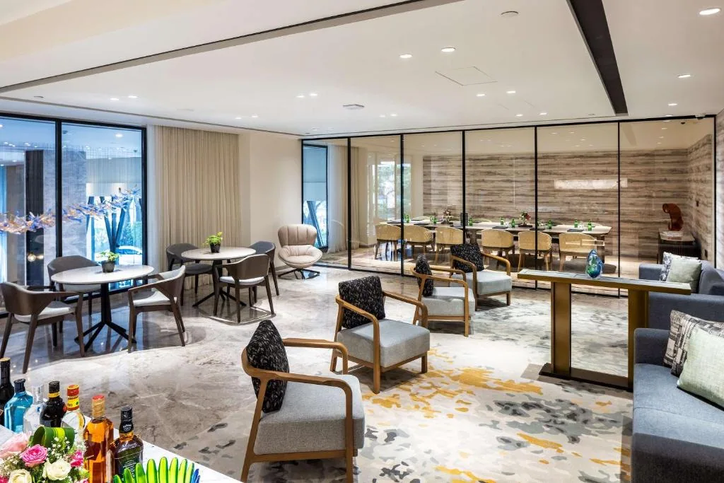 Radisson Blu Mumbai International Airport — property photograph 3