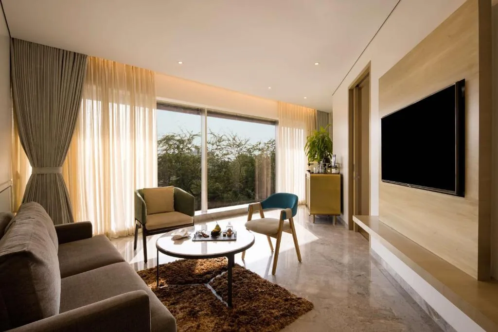 Radisson Blu Mumbai International Airport — property photograph 2