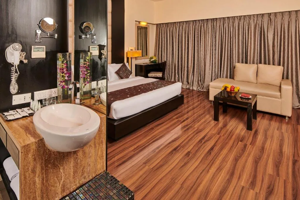 Goldfinch Hotel Mumbai — property photograph 2