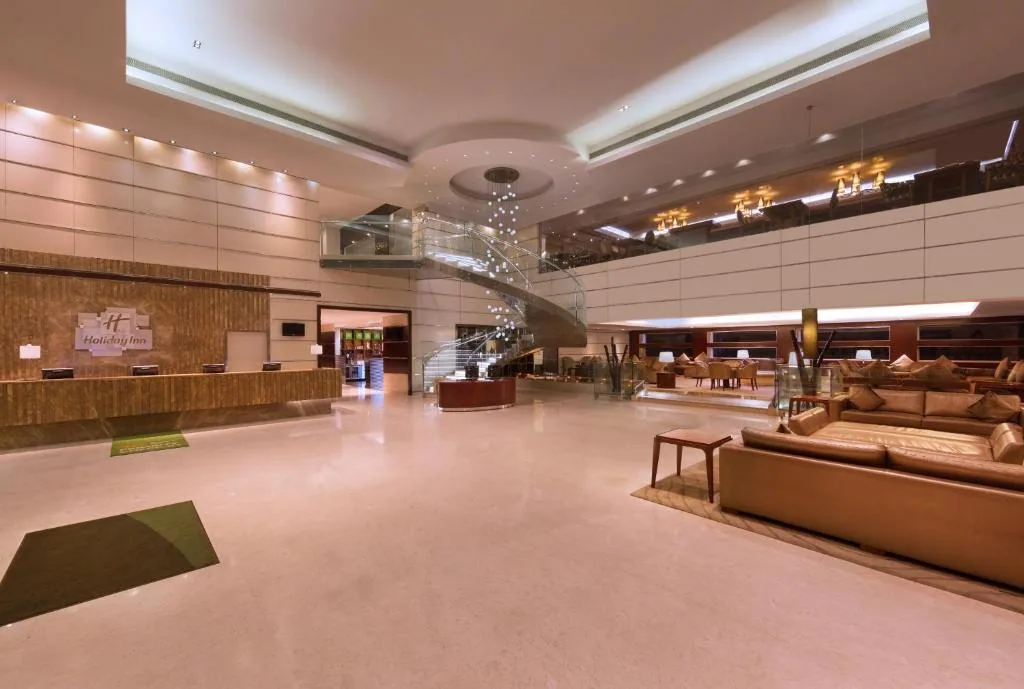 Holiday Inn Kochi — property photograph 1