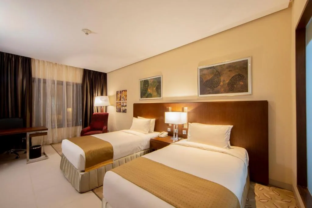 Holiday Inn Kochi — property photograph 5