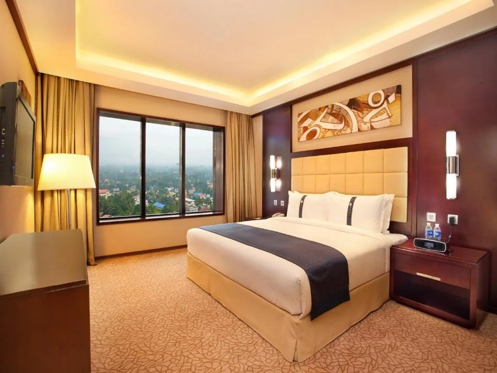 Holiday Inn Kochi — property photograph 3