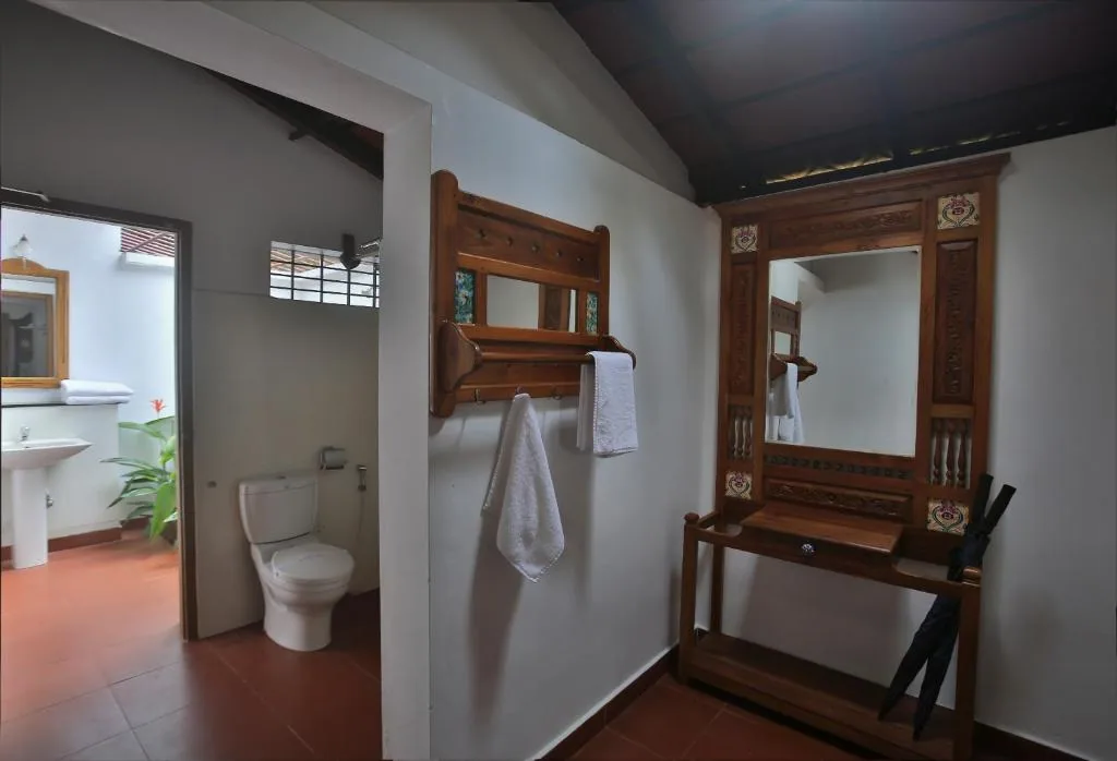 Palmgrove Lake Resort Alleppey — property photograph 2