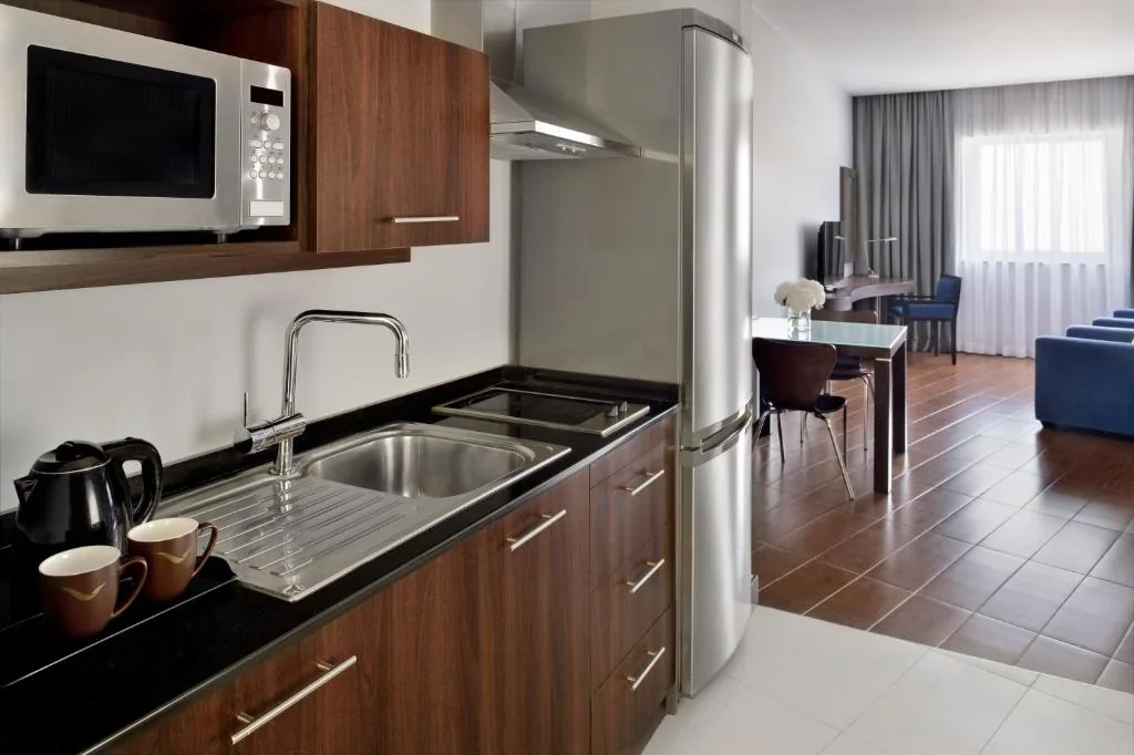 Movenpick Hotel Apartments Al Mamzar Dubai — property photograph 2