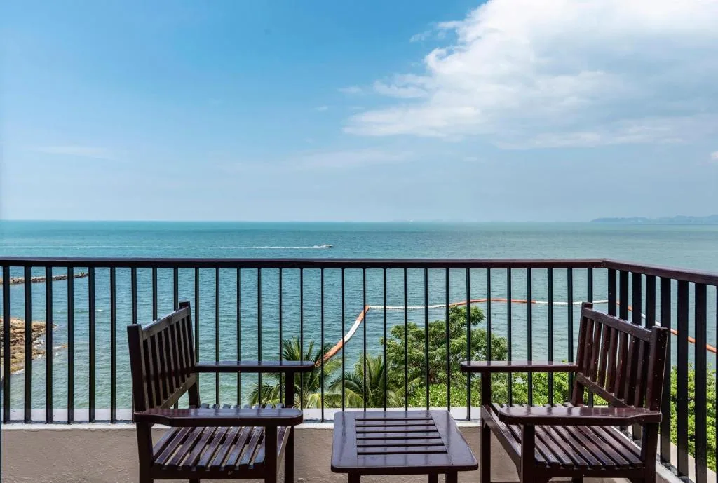 Garden Cliff Resort & Spa Pattaya — property photograph 3