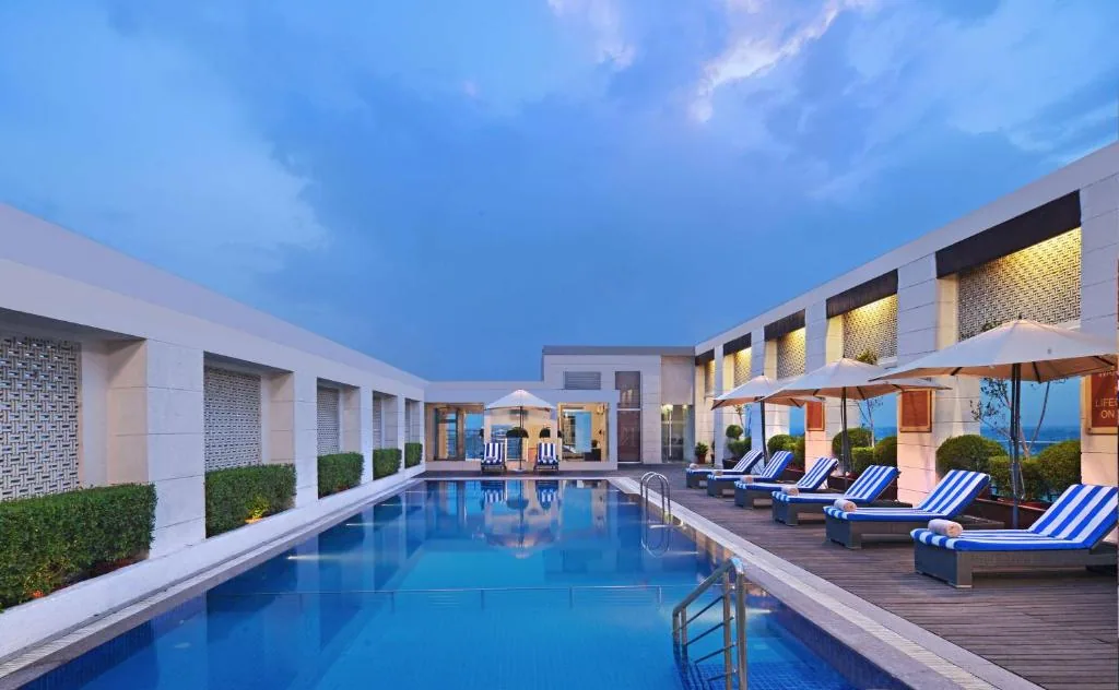 Radisson Hotel Agra — property photograph 1