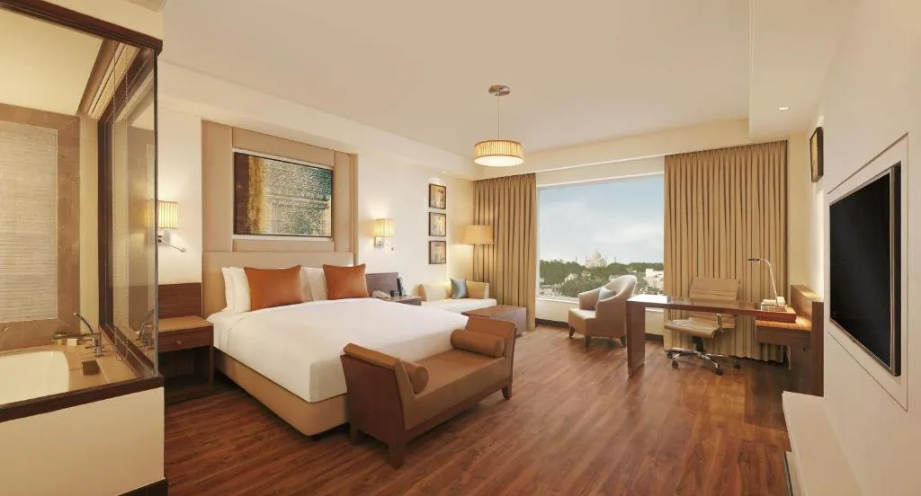 DoubleTree by Hilton Hotel Agra — property photograph 5