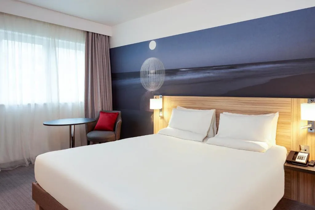 Novotel London Stansted Airport — property photograph 1