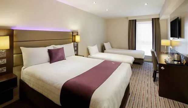 Premier Inn London Romford Town Centre hotel — property photograph 4
