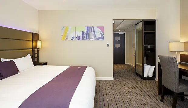 Premier Inn London Romford Town Centre hotel — property photograph 3