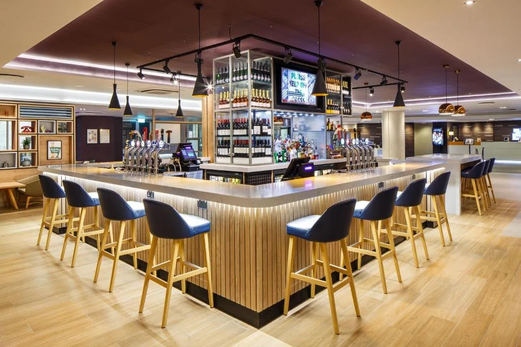 Holiday Inn London Heathrow M4, Jct. 4 — property photograph 1