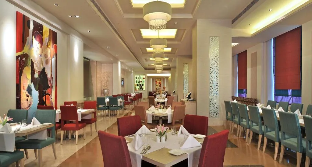 Radisson Hyderabad Hitec City — property photograph 2