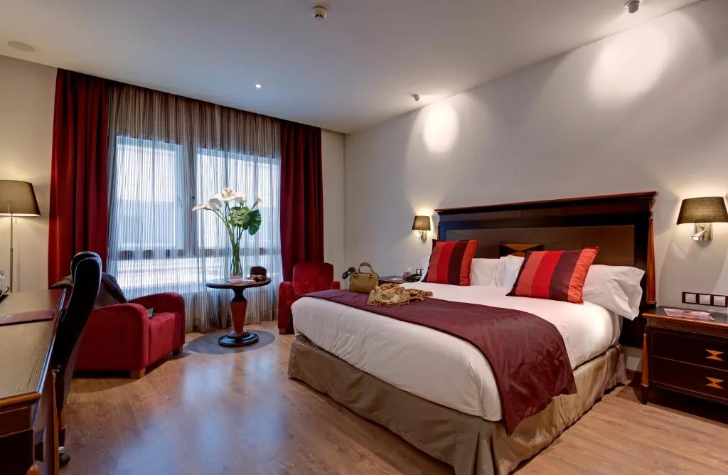 Crowne Plaza Madrid Airport — property photograph 3