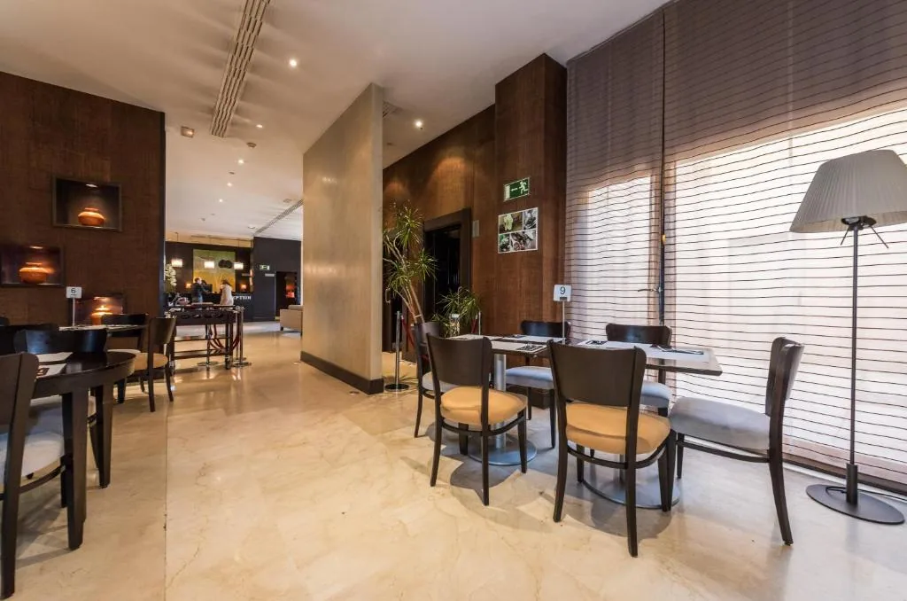 Hotel Mercader Madrid — property photograph 3