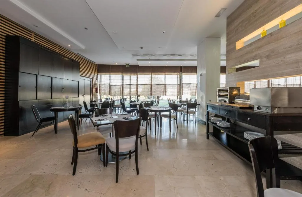 Hotel Mercader Madrid — property photograph 1