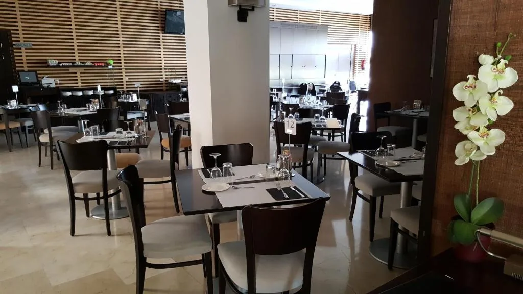 Hotel Mercader Madrid — property photograph 4