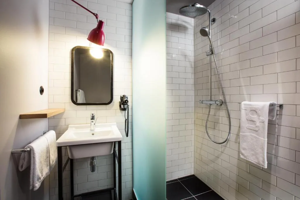 Pentahotel Brussels City Centre — property photograph 2