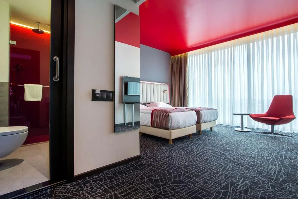Park Inn by Radisson Istanbul Ataturk Airport — property photograph 2