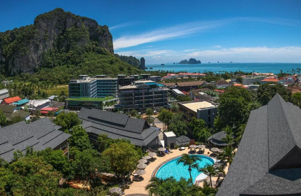Holiday Inn Resort Krabi Ao Nang Beach — property photograph 1