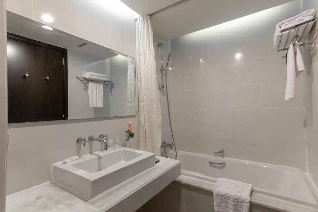 Palace Hotel Saigon Vietnam — property photograph 2