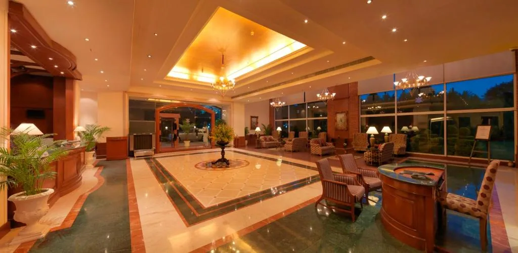 Hotel Royal Orchid Bangalore — property photograph 2