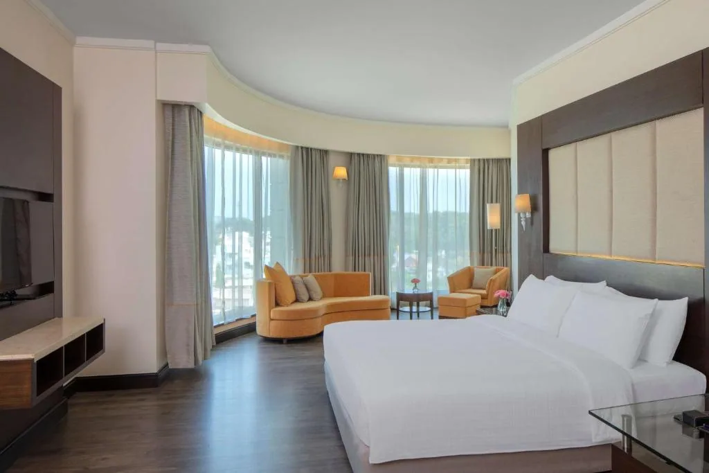 Radisson Blu Plaza Hotel Mysore — property photograph 4