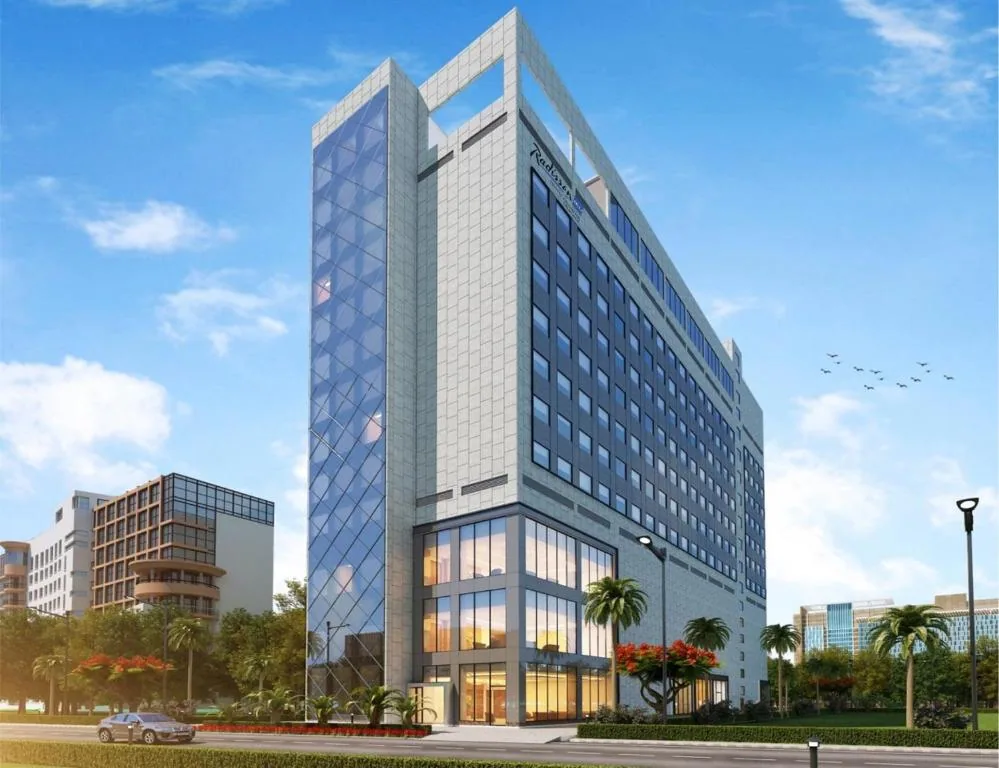 Radisson Blu Towers Kaushambi Delhi NCR — property photograph 1