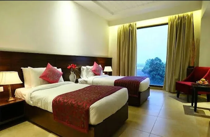 Four Points by Sheraton Hotel & Serviced Apartments, Pune — property photograph 2