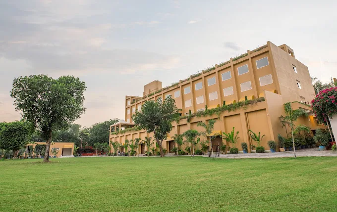 The Lalita Grand — property photograph 1