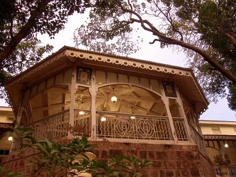 Dune Barr House - Verandah in the Forest — property photograph 1